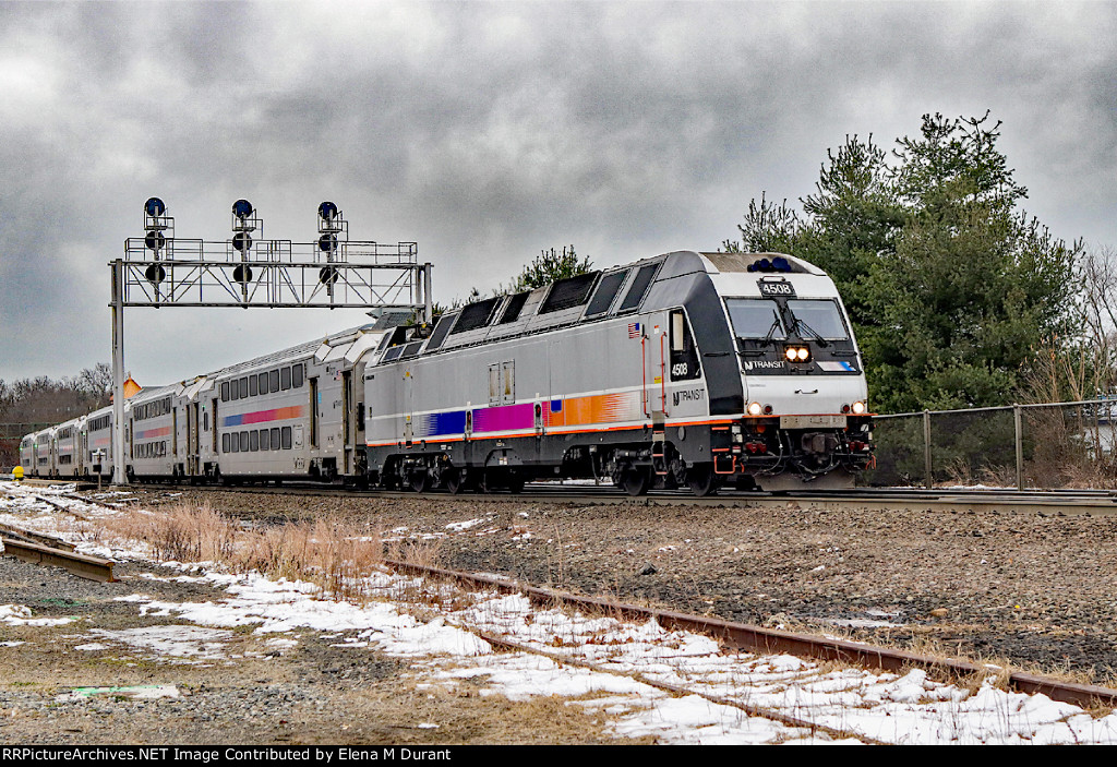 NJT 4508 on train 1111